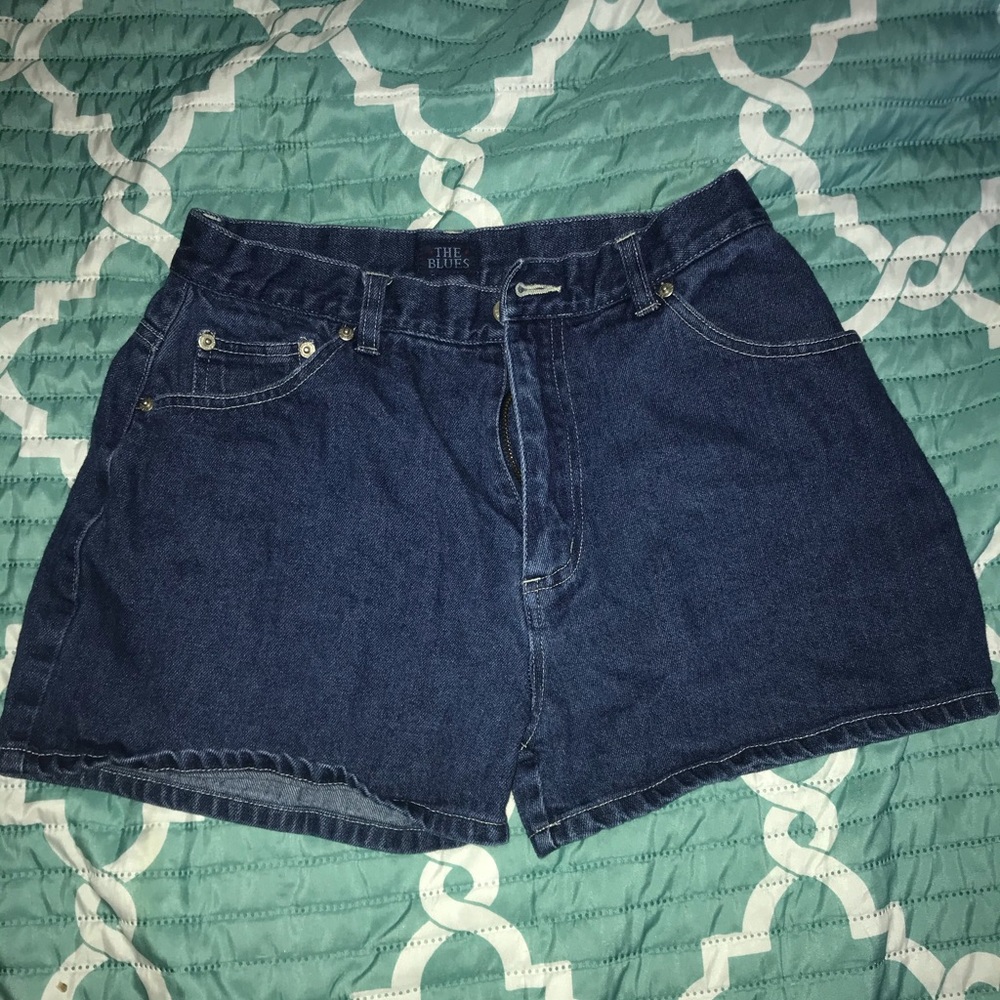 Woman’s blue jean shorts